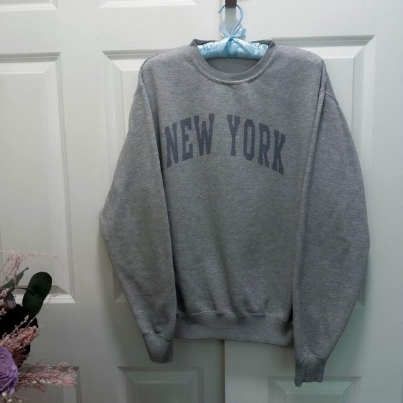 Brandy Melville Tops - Brandy Melville New York Grey Crewneck - One Size - John Galt